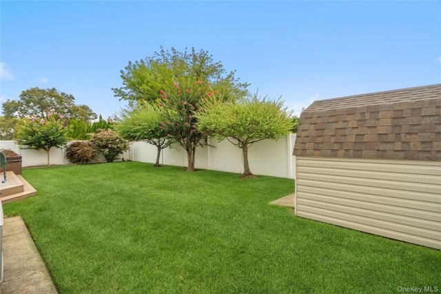 118 Chester Avenue, Massapequa Park, NY 11762