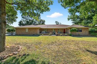54 White Creek Road, Van Alstyne, TX 75495