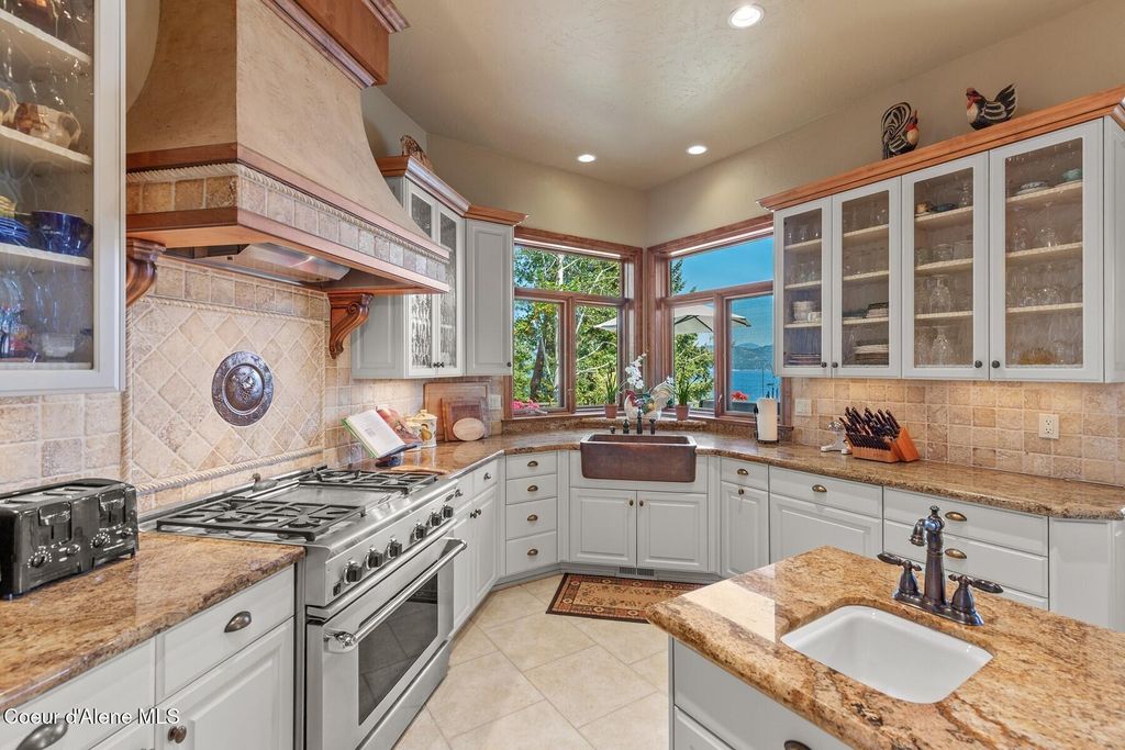 4520 S Threemile Point Rd, Coeur d'Alene, ID 83814 photo 9