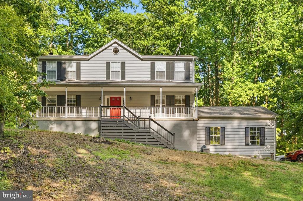 Image 1 of property listing at 7090 MAXWELL DR, Hughesville, MD 20637