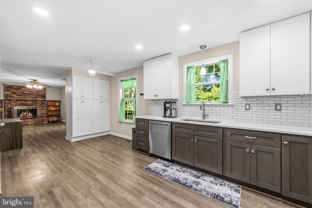 Image 12 of property listing at 7090 MAXWELL DR, Hughesville, MD 20637
