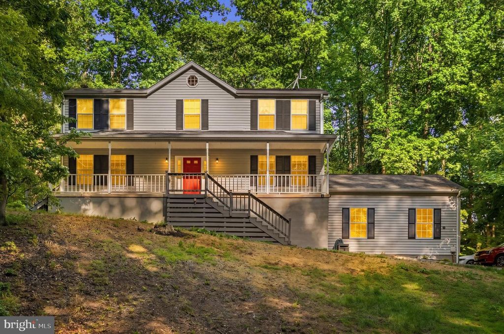 Image 2 of property listing at 7090 MAXWELL DR, Hughesville, MD 20637