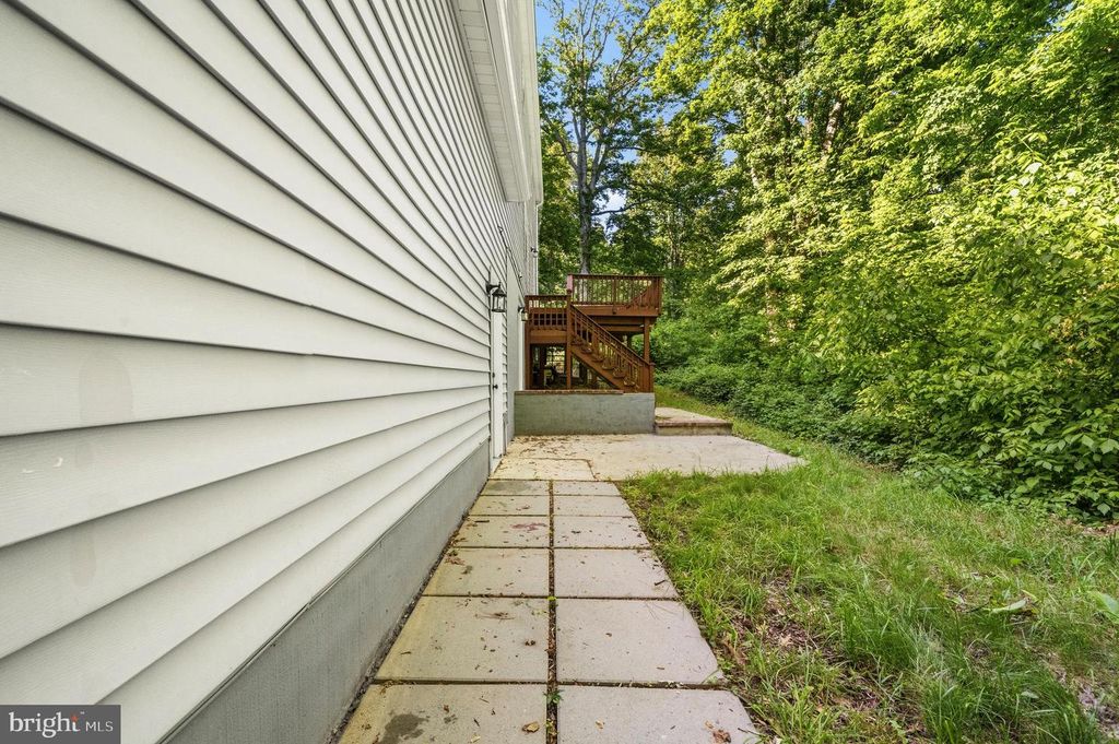 Image 52 of property listing at 7090 MAXWELL DR, Hughesville, MD 20637
