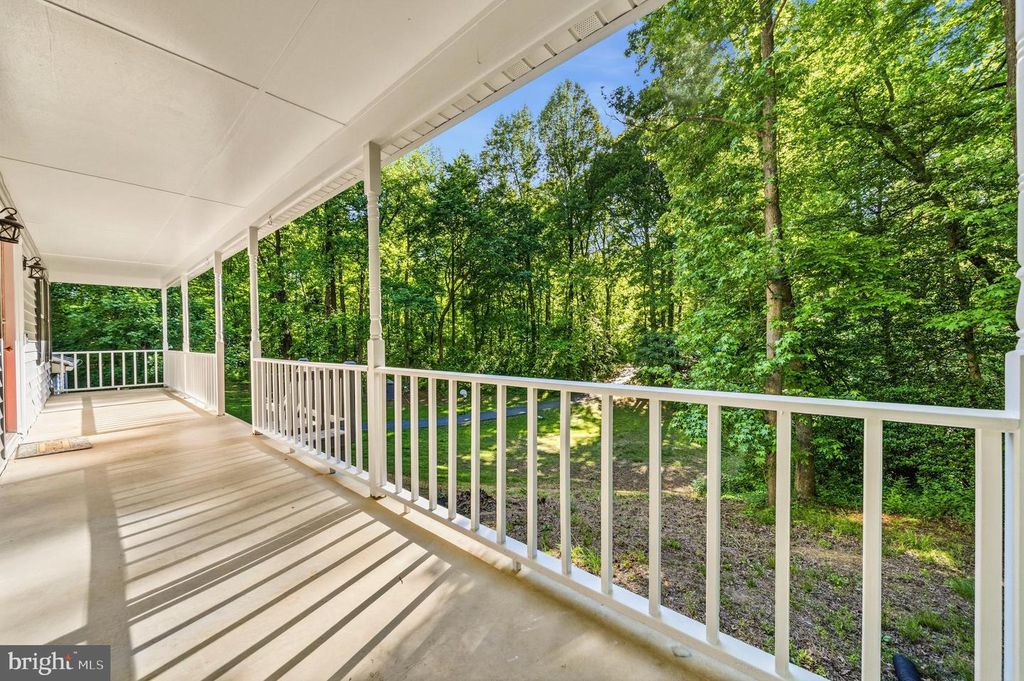 Image 6 of property listing at 7090 MAXWELL DR, Hughesville, MD 20637