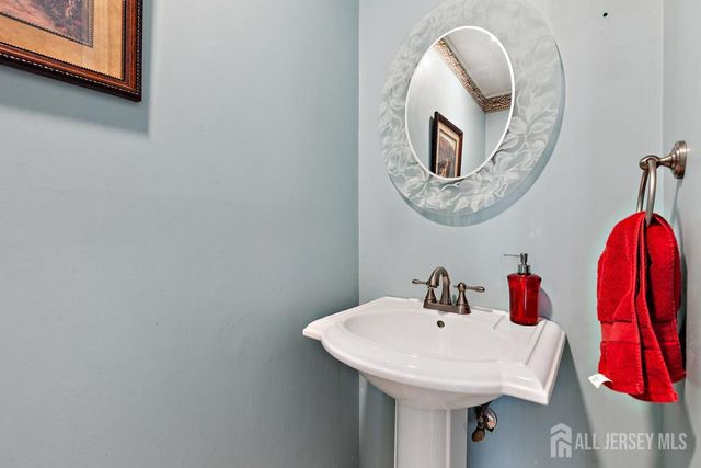 2 Lioni Court, Piscataway, NJ 08854