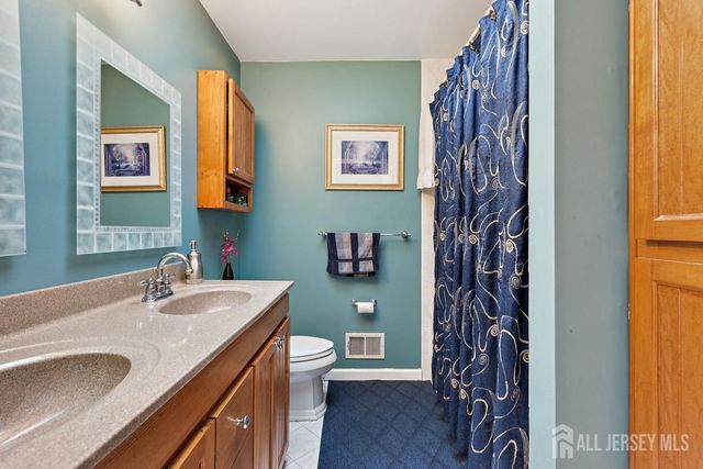 2 Lioni Court, Piscataway, NJ 08854