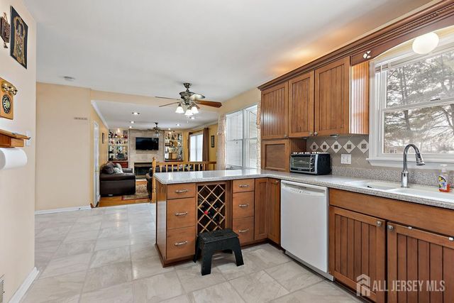 2 Lioni Court, Piscataway, NJ 08854