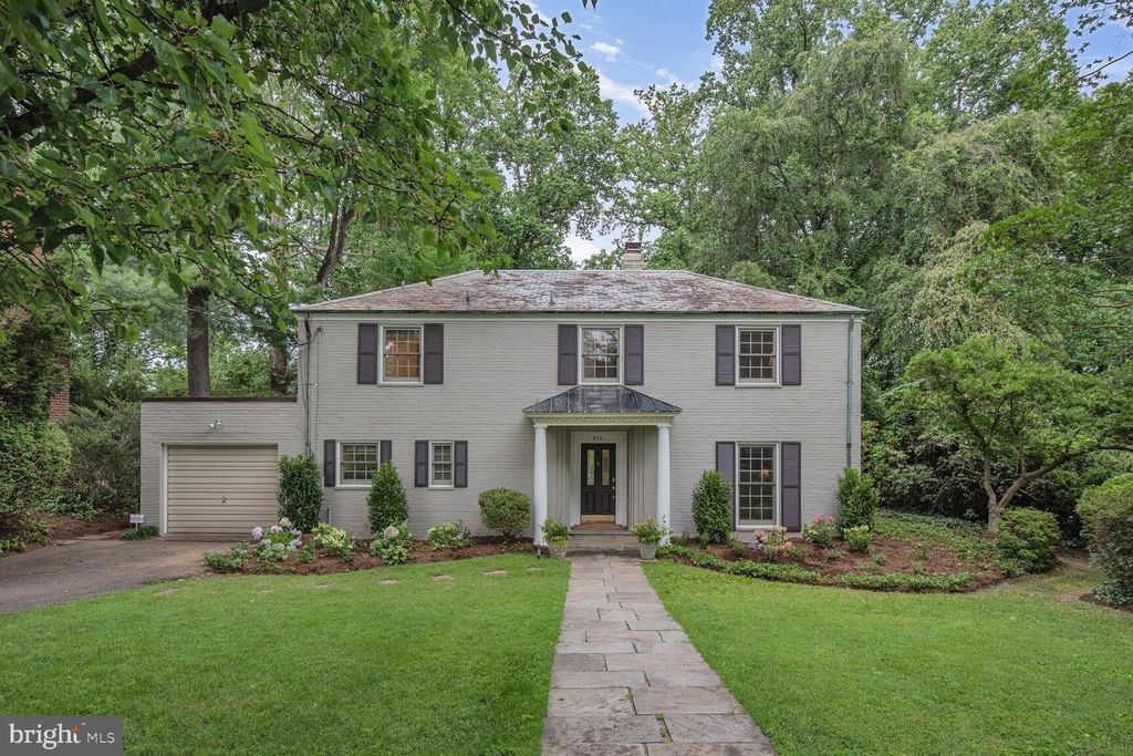9701 W BEXHILL DR, Kensington, MD 20895