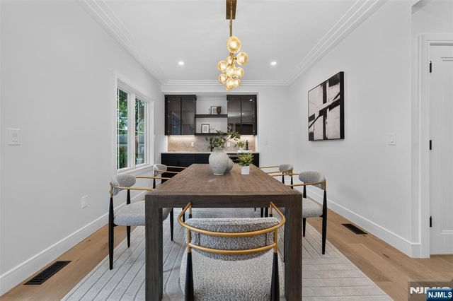 85 Oliver Road, Paramus, NJ 07652