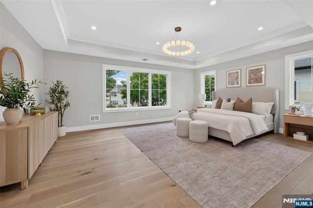 85 Oliver Road, Paramus, NJ 07652