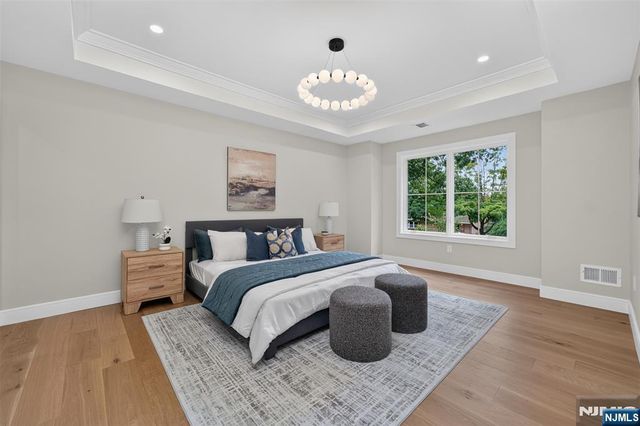 85 Oliver Road, Paramus, NJ 07652