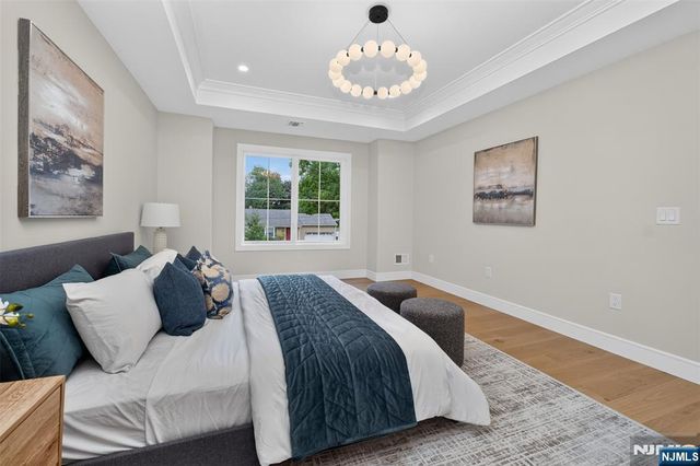 85 Oliver Road, Paramus, NJ 07652