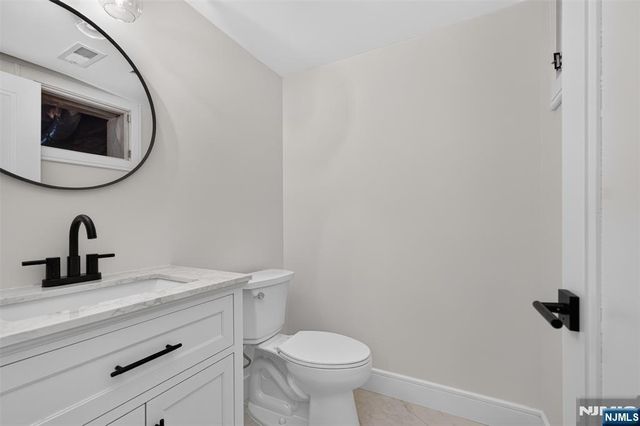 85 Oliver Road, Paramus, NJ 07652