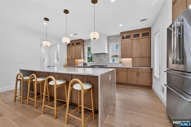 85 Oliver Road, Paramus, NJ 07652