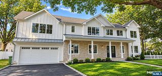 85 Oliver Road, Paramus, NJ 07652