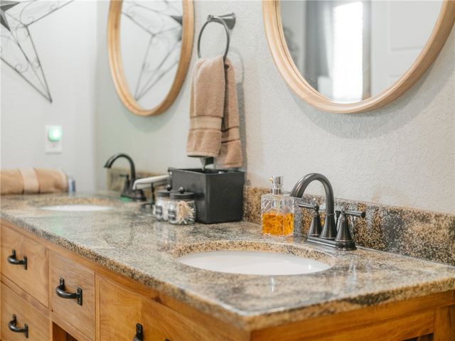 9180 Lee Harris Road, Bentonville, AR 72713