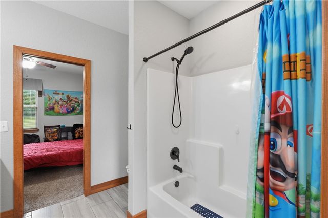 9180 Lee Harris Road, Bentonville, AR 72713