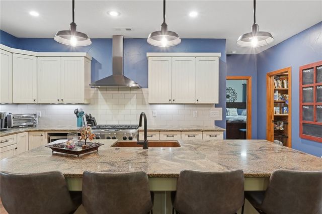 9180 Lee Harris Road, Bentonville, AR 72713