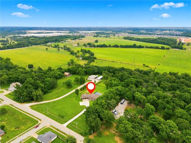9180 Lee Harris Road, Bentonville, AR 72713