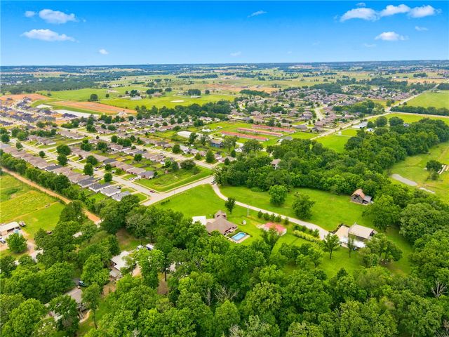 9180 Lee Harris Road, Bentonville, AR 72713