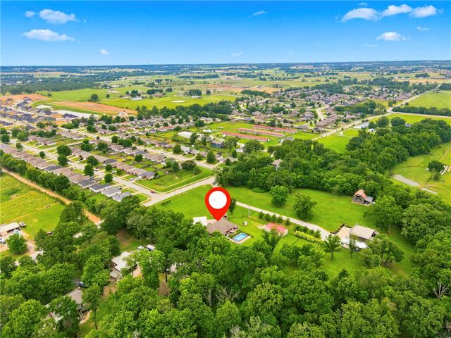 9180 Lee Harris Road, Bentonville, AR 72713