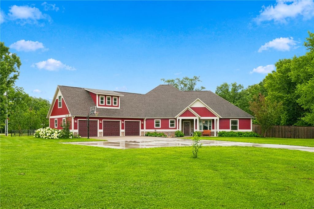 9180 Lee Harris Road, Bentonville, AR 72713