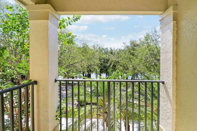2122 SE Grand Drive, Port St. Lucie, Port St Lucie, FL 34952