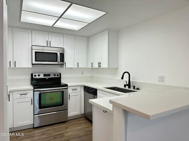 560 Spring Road 82, Moorpark, CA 93021
