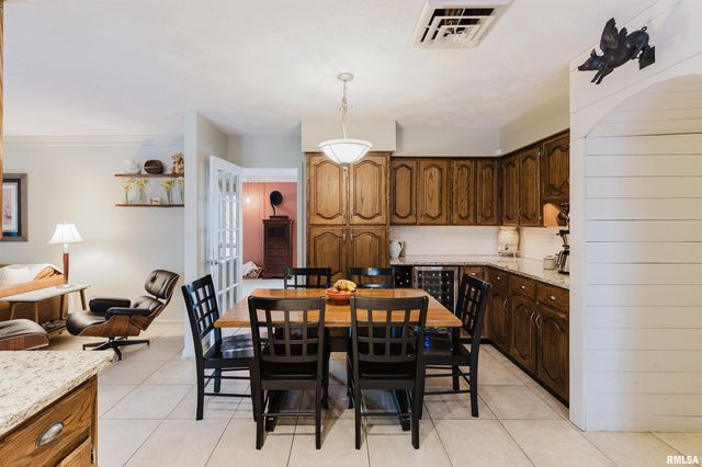 1502 NAGEL Drive, Marion, IL 62959