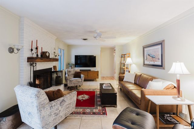 1502 NAGEL Drive, Marion, IL 62959