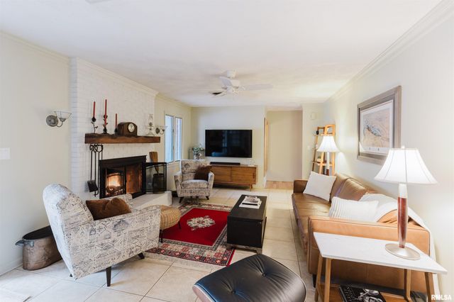 1502 NAGEL Drive, Marion, IL 62959