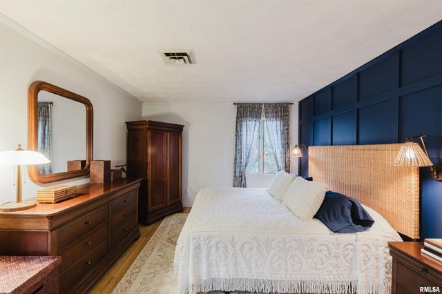 1502 NAGEL Drive, Marion, IL 62959