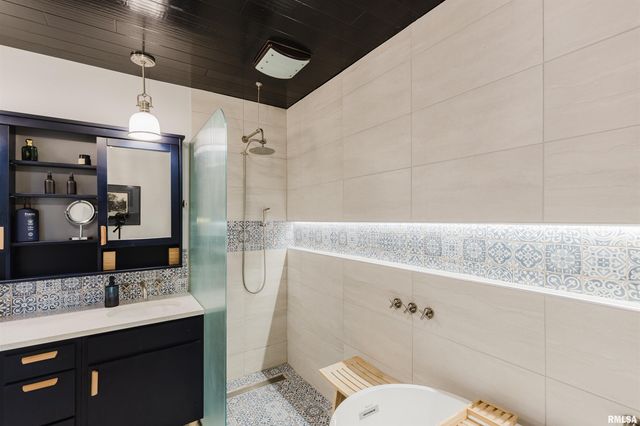 1502 NAGEL Drive, Marion, IL 62959