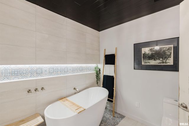 1502 NAGEL Drive, Marion, IL 62959