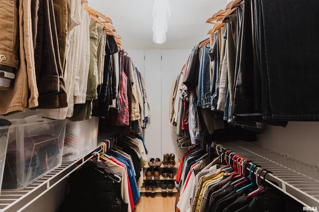 1502 NAGEL Drive, Marion, IL 62959