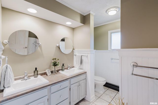 1502 NAGEL Drive, Marion, IL 62959