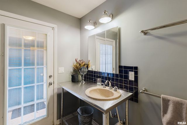 1502 NAGEL Drive, Marion, IL 62959