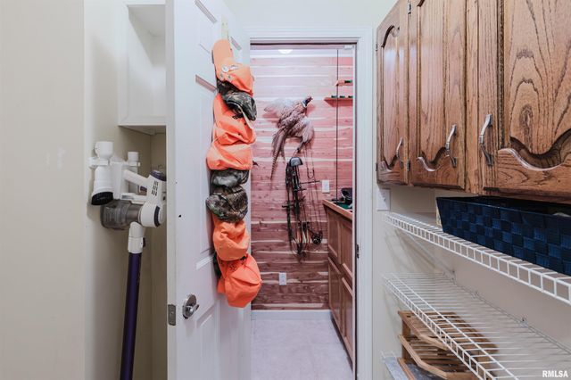 1502 NAGEL Drive, Marion, IL 62959