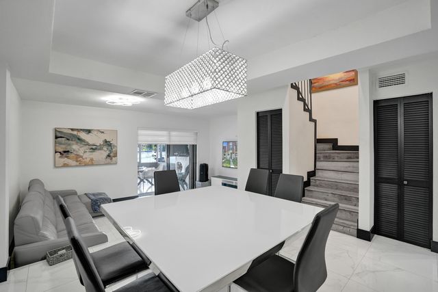 8992 Palm Tree Lane 8992, Pembroke Pines, FL 33024