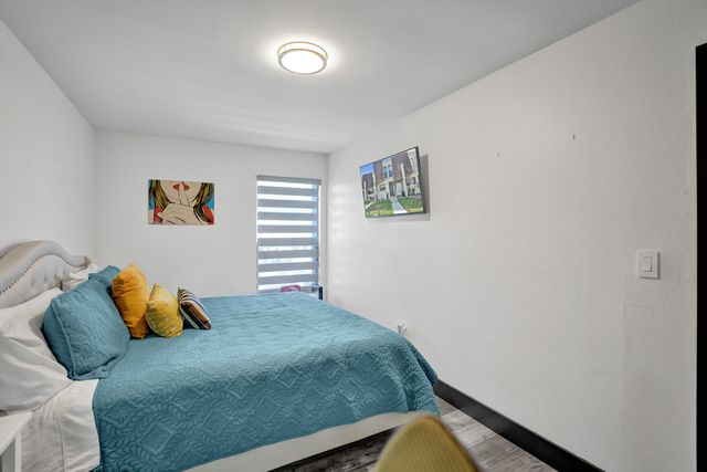 8992 Palm Tree Lane 8992, Pembroke Pines, FL 33024