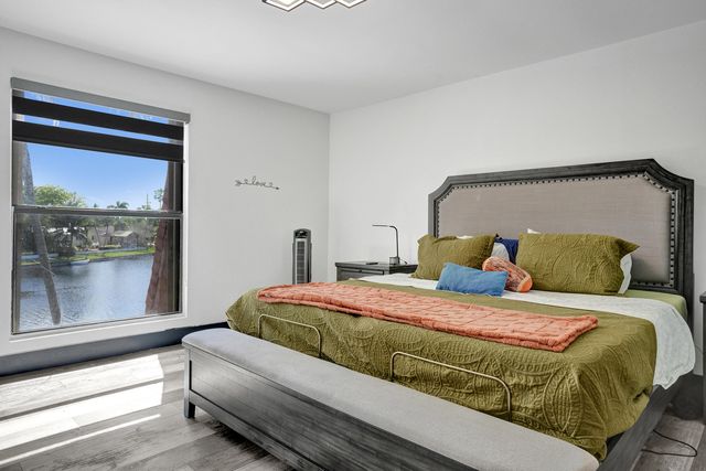 8992 Palm Tree Lane 8992, Pembroke Pines, FL 33024