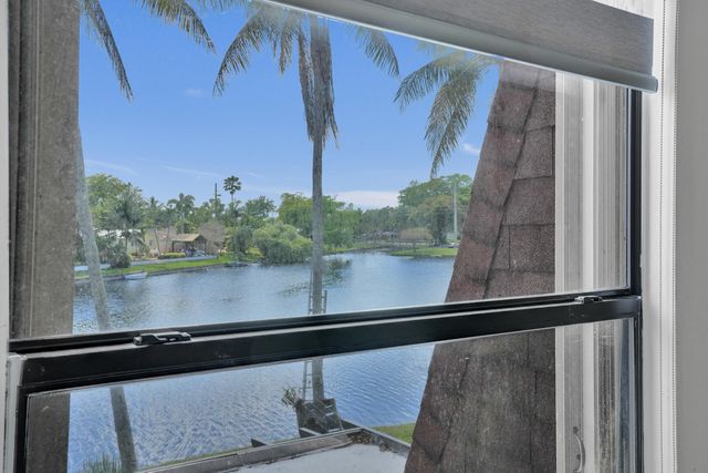 8992 Palm Tree Lane 8992, Pembroke Pines, FL 33024