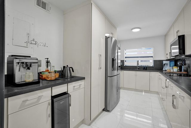 8992 Palm Tree Lane 8992, Pembroke Pines, FL 33024