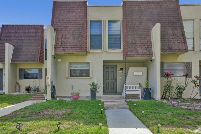 8992 Palm Tree Lane 8992, Pembroke Pines, FL 33024