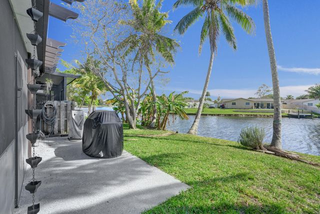 8992 Palm Tree Lane 8992, Pembroke Pines, FL 33024