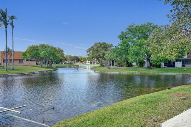 8992 Palm Tree Lane 8992, Pembroke Pines, FL 33024