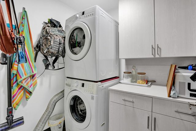 8992 Palm Tree Lane 8992, Pembroke Pines, FL 33024