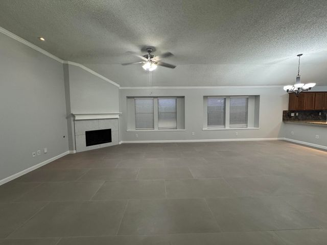5616 Indian Hill Drive, Arlington, TX 76018