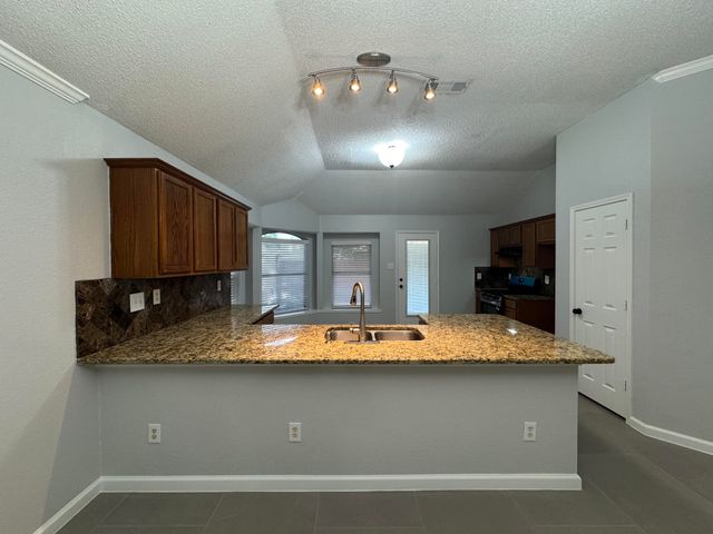 5616 Indian Hill Drive, Arlington, TX 76018
