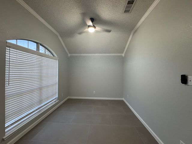 5616 Indian Hill Drive, Arlington, TX 76018